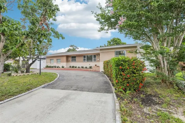 2709 49th Street N, St Petersburg, FL, 33710