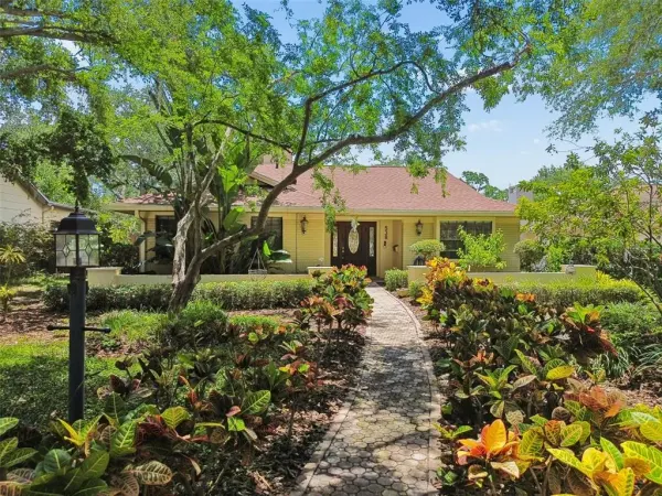 538 Oleander Way S, St Petersburg, FL, 33707