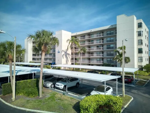 1324 Pasadena Avenue S, Unit 201, South Pasadena, FL, 33707