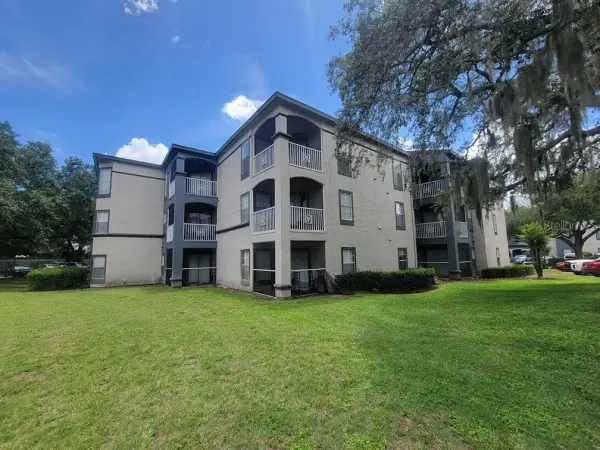 8413 Lucuya Way, Unit 306, Temple Terrace, FL, 33637