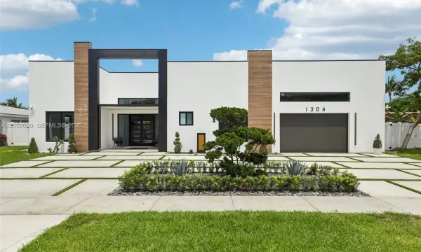 1304 SE 10th Terrace, Deerfield Beach, FL 33441