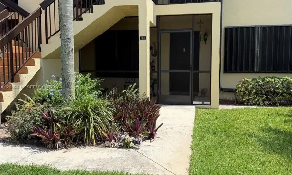 4701 E Lucerne Lakes Boulevard E 104, Lake Worth, FL 33467
