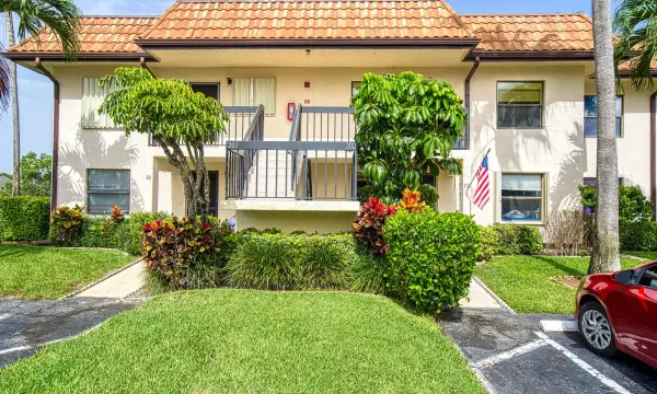 7257 Golf Colony Court 202, Lake Worth, FL 33467