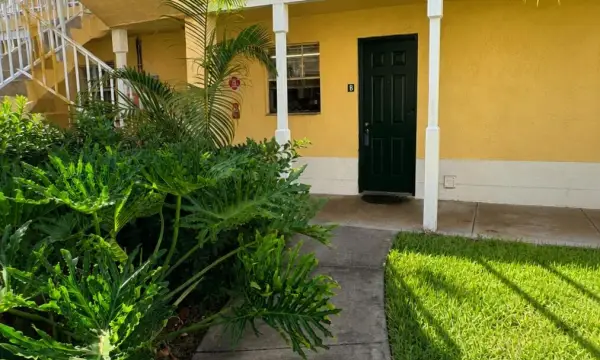 6323 La Costa Drive B, Boca Raton, FL 33433