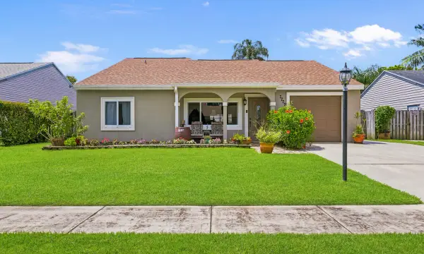 7779 Blairwood Circle N, Lake Worth, FL 33467