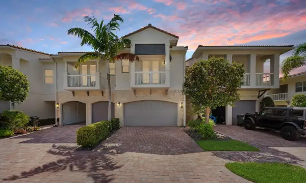 100 NW 69th Circle 52, Boca Raton, FL 33487