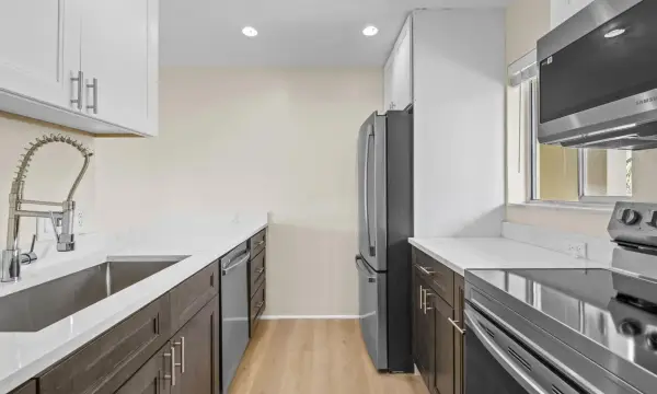 830 SW 9th Street Circle 204, Boca Raton, FL 33486