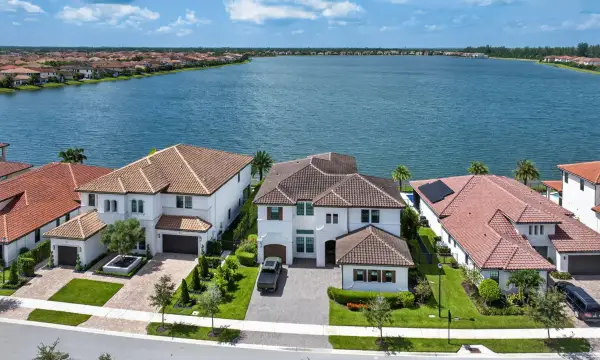 12450 N Parkland Bay Trail, Parkland, FL 33076