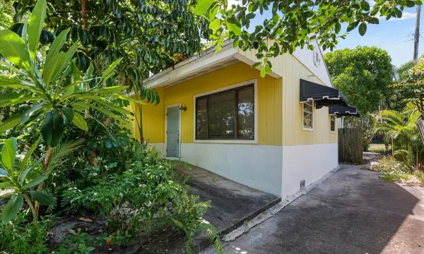 4880 Lincoln Road, Delray Beach, FL 33445