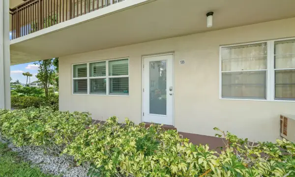 135 Andover F, West Palm Beach, FL 33417