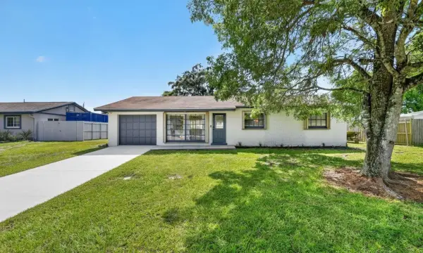 432 W Shadyside Circle, West Palm Beach, FL 33415