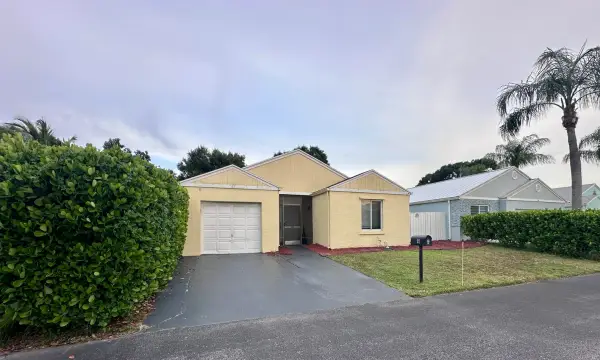 57 Buxton Lane, Boynton Beach, FL 33426