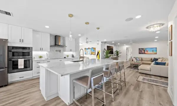 526 Linnet Circle, Delray Beach, FL 33444