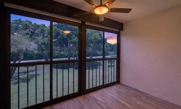 6935 Huntington Lane 207, Delray Beach, FL 33446