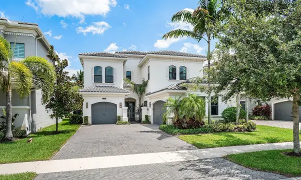 9747 Vitrail Lane, Delray Beach, FL 33446