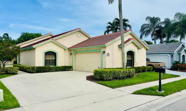 10430 Lexington Circle S, Boynton Beach, FL 33436