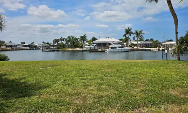 1028 Apollo Beach Boulevard, Unit 19, Apollo Beach, FL, 33572