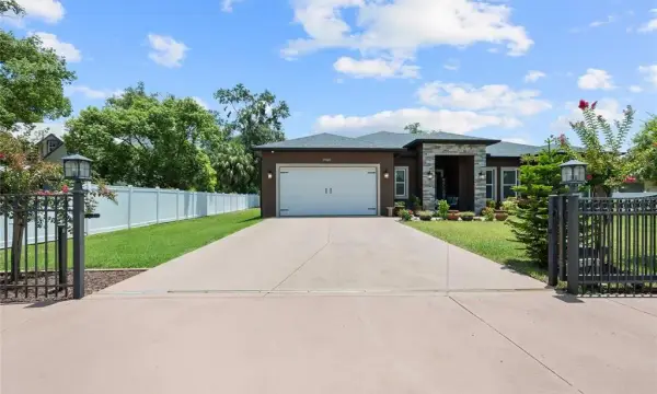 17601 Hanna Road, Lutz, FL, 33549