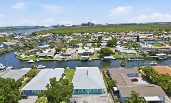 1041 Apollo Beach Boulevard, Unit E, Apollo Beach, FL, 33572