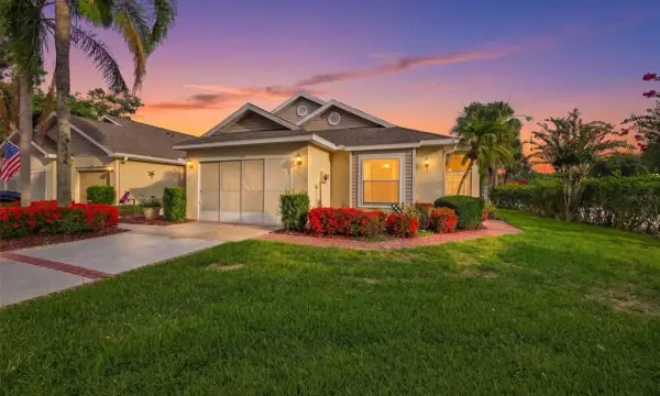 2401 Nantucket Glen Place, Unit 11, Sun City Center, FL, 33573